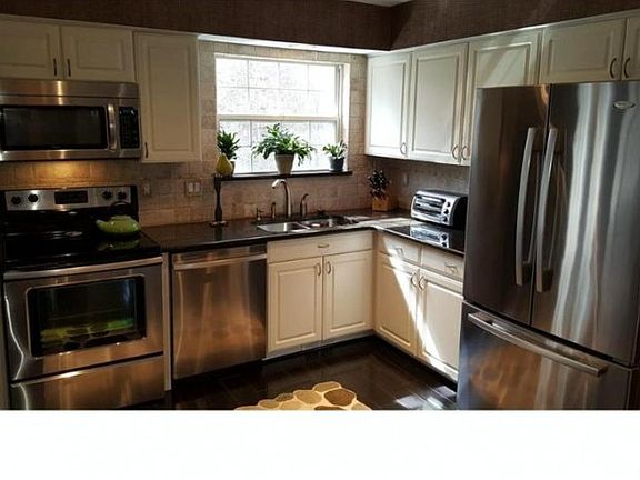 3rd image of 31109 Cedar Creek Dr