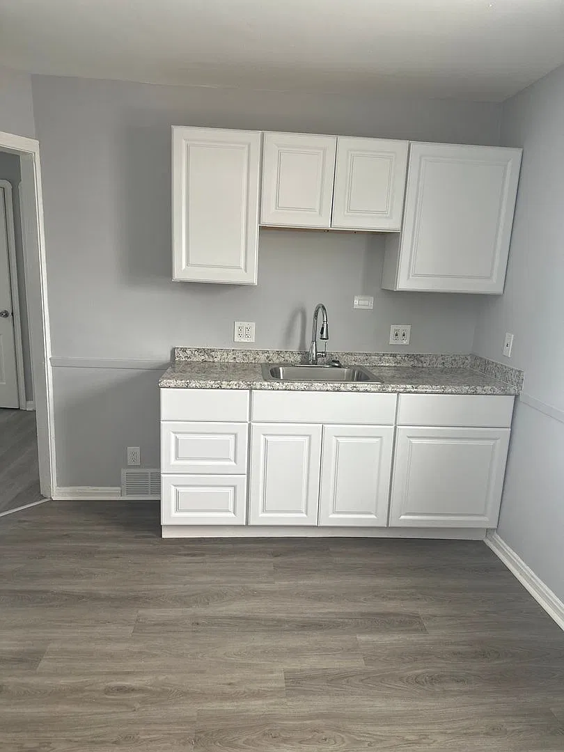 Maple 3bd/ 4bd Home Accepting Section 8 — Photo 2