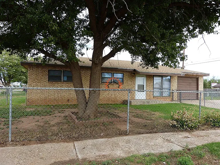 3 bed, 1053 sqft, $1,100 — Photo 1