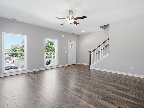 5th image of 5018 Isabella Ln