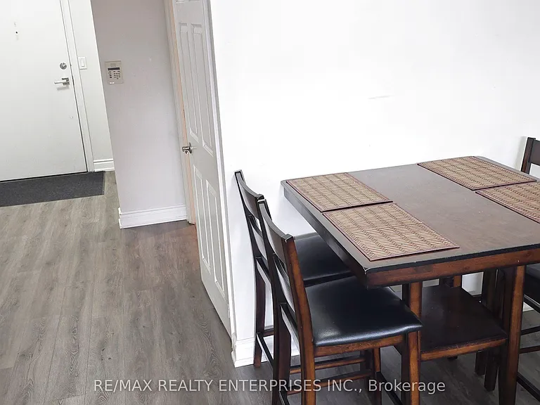 250 Wellington St W #1435 — Photo 21