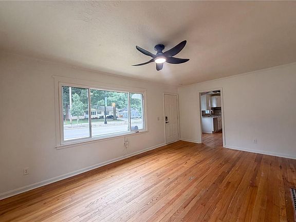 2nd image of 5419 Roe Blvd
