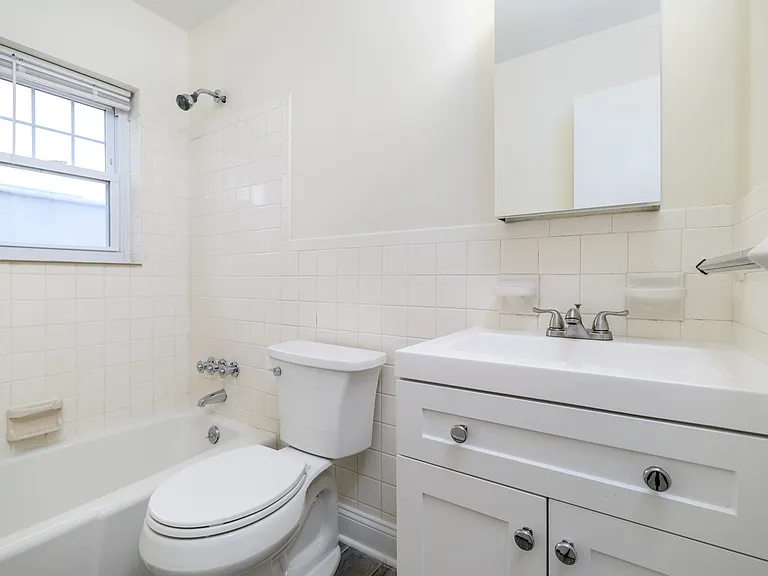 470 Glenbrook Rd #2I — Photo 11