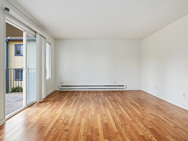 2511 Howard Ave #21 — Photo 17