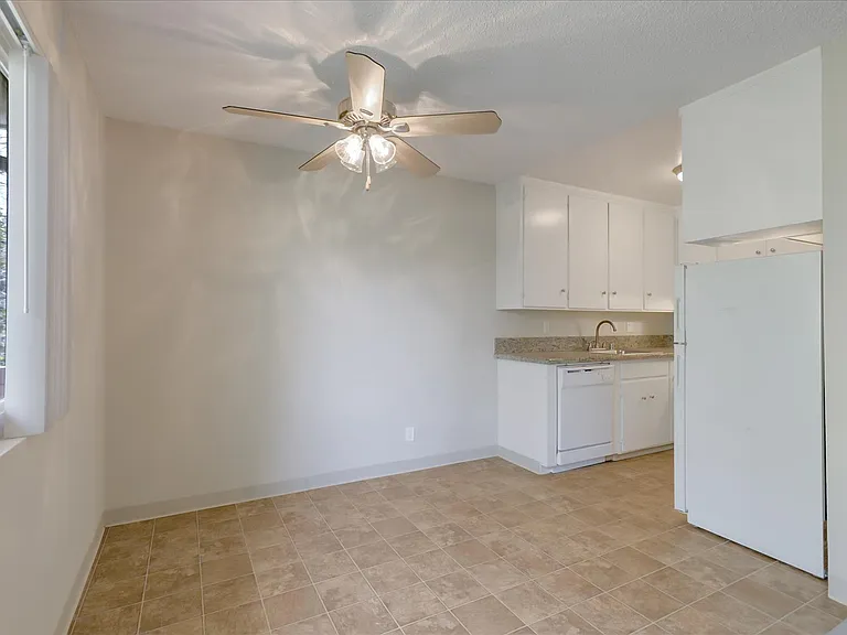 1450 San Antonio Ave #6 — Photo 11