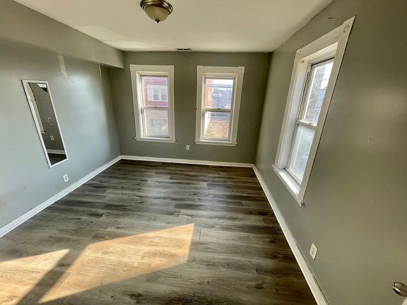 3rd image of 697-709 Hallett St #2L