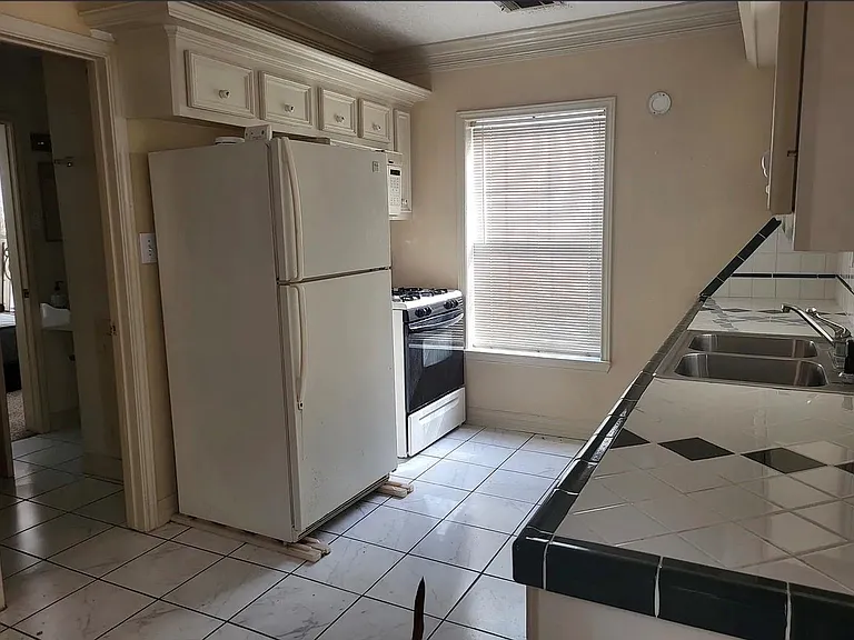 924 Kelley St — Photo 6