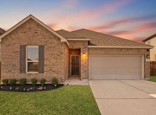 102 Whitney Dr, Elgin, TX 78621