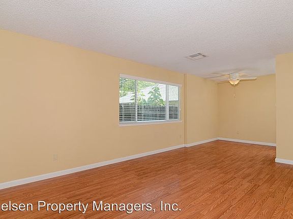3rd image of 2212 V St APT 09