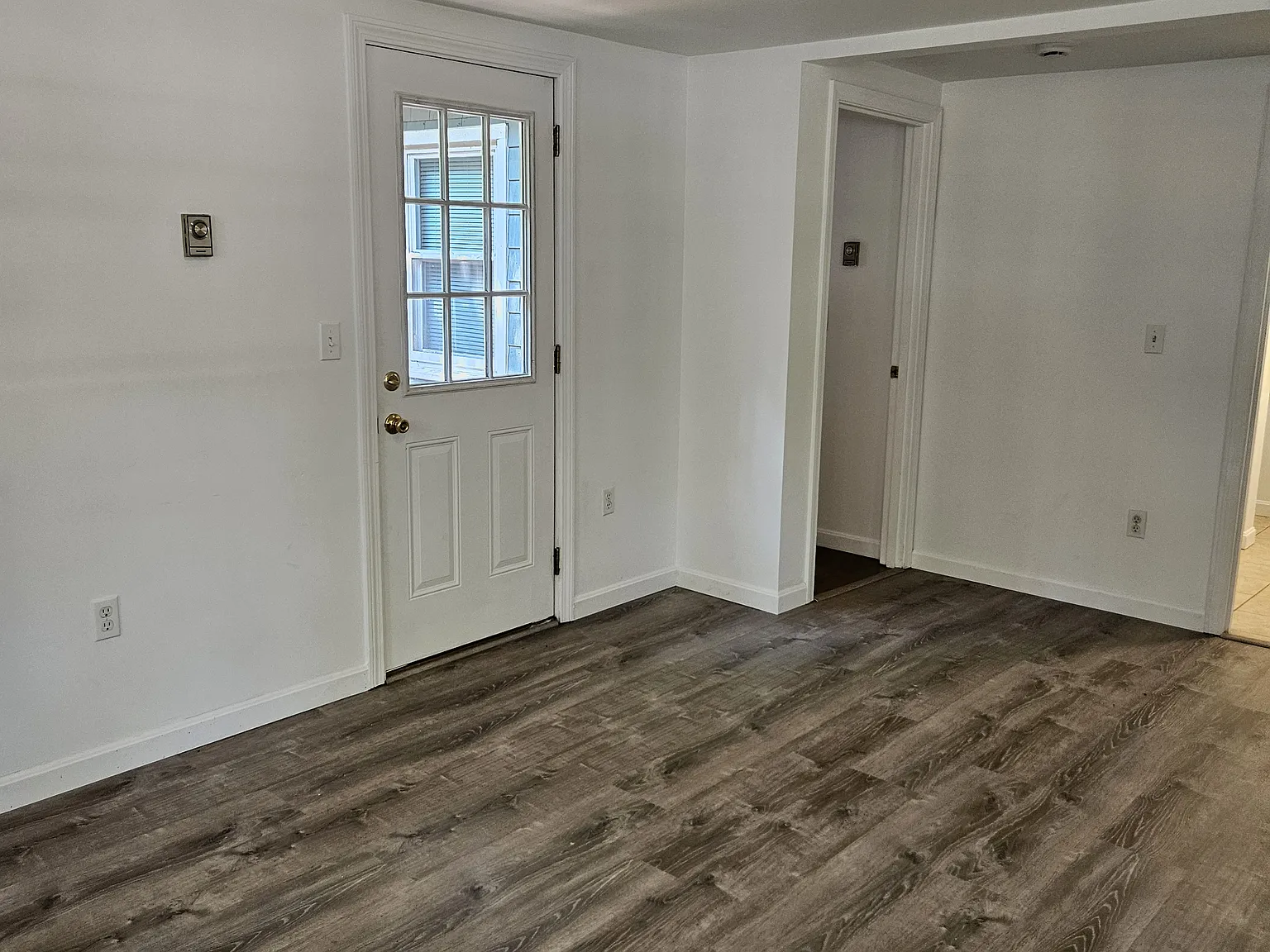 2 bed, 650 sqft, $1,875 — Photo 3