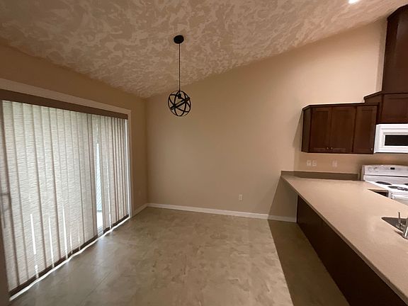 4th image of 2202-2216 E North Ave #2210