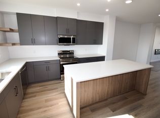 5803 97a Ave NW, Edmonton, AB T6B1E2