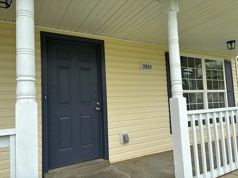 2863 Rome Ln — Photo 3