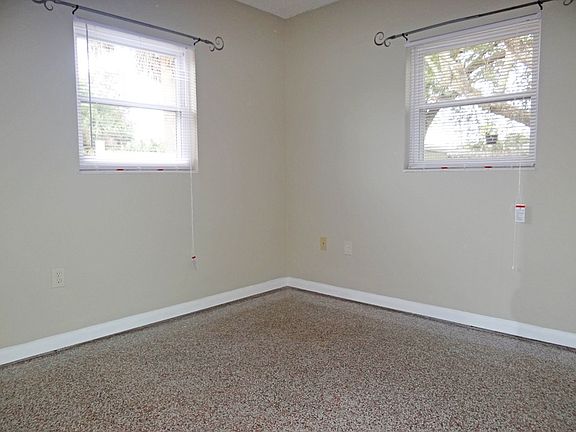 5th image of 2821 Miriam St S