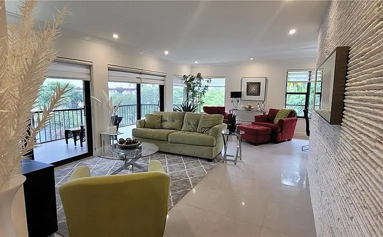 6010 S Falls Circle Dr #423 — Photo 2