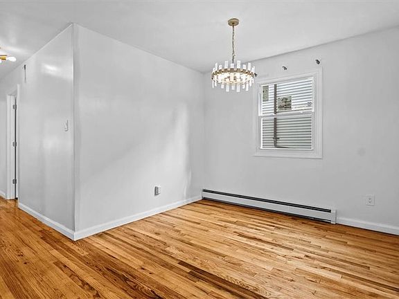 5th image of 16929 120th Ave