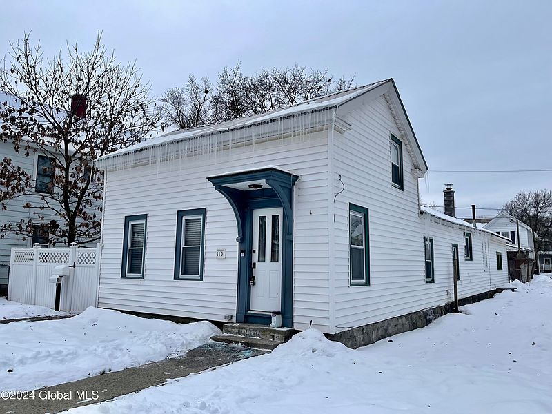 2nd image of 10 Flandreaux Avenue