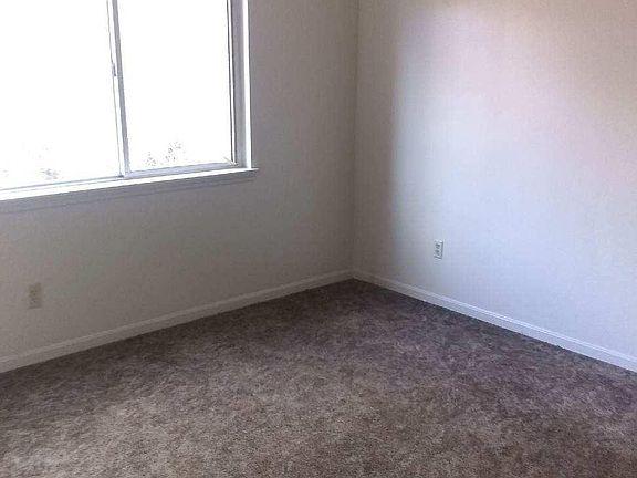 4th image of 162 Richardson Pl APT 5