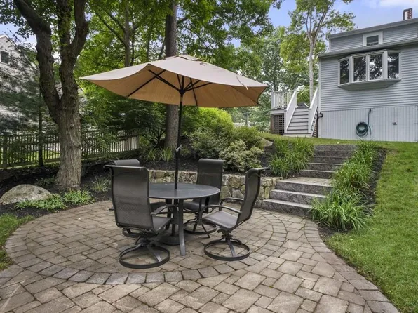 52 Van Norden Rd, Reading, MA 01867