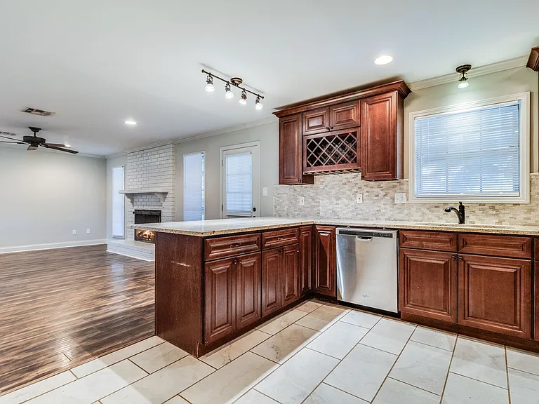 808 Tolson Rd — Photo 7