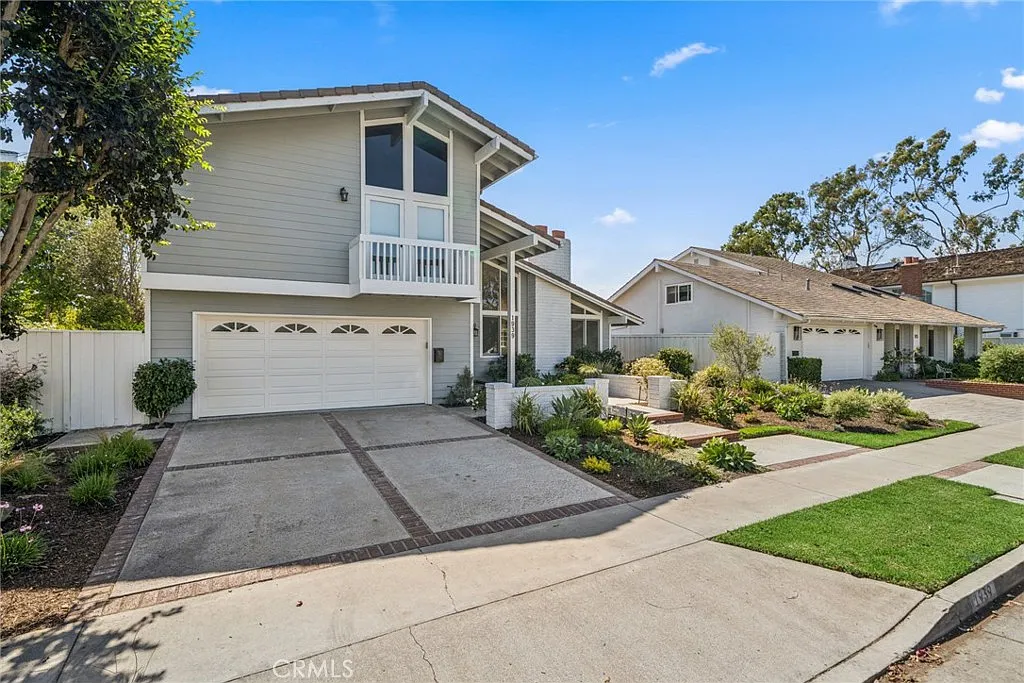 4 bed, 2.5 bath, 2492 sqft, $15,000 — Photo 1