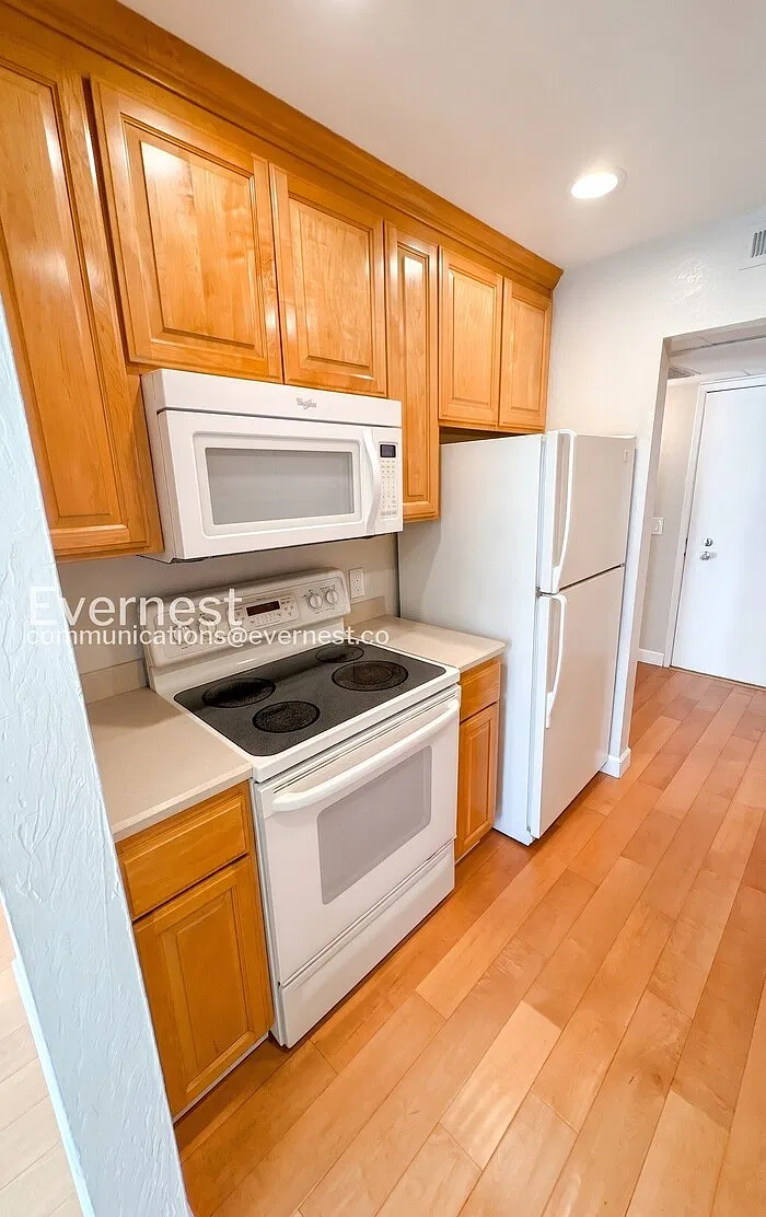 2 bed, 1.0 bath, 893 sqft, $2,595 — Photo 4