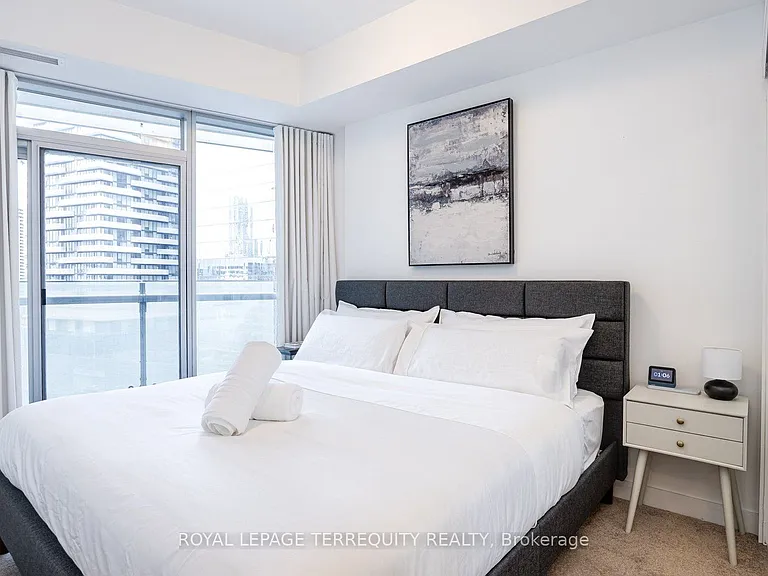 14 York St #1101 — Photo 12