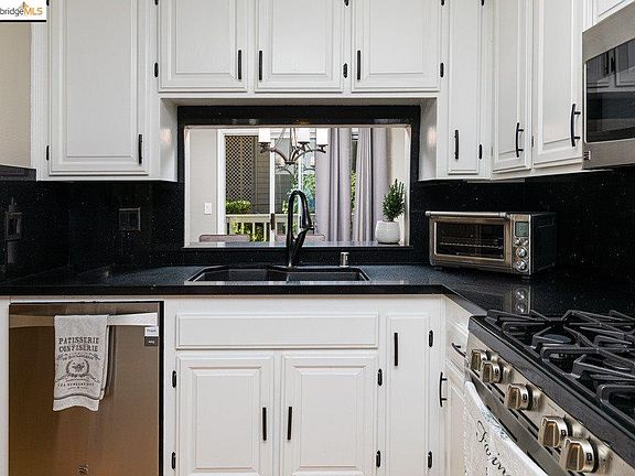 5th image of 230 Pebblecreek Ct