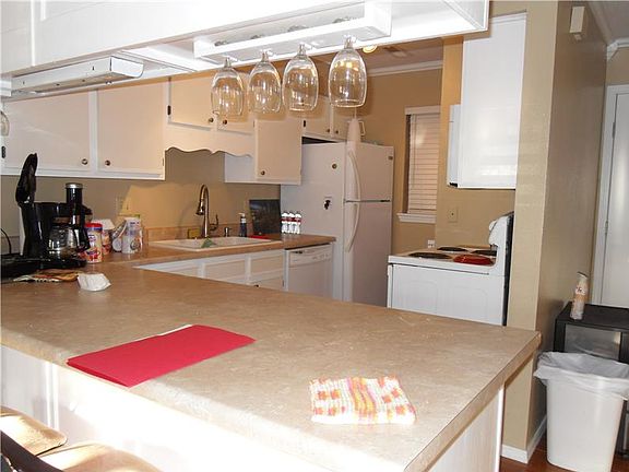 4th image of 250 Berry Dr #3