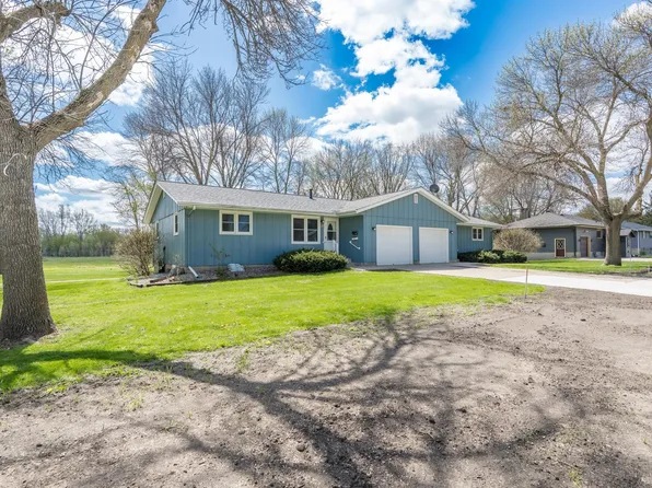 502 Vine Ave W, Montgomery, MN 56069