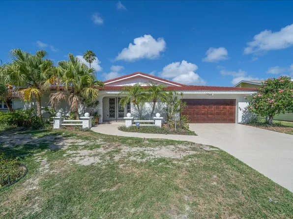 21 Yawl Dr, Cocoa Beach, FL 32931