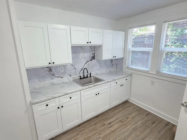 15111 Lesure St — Photo 6