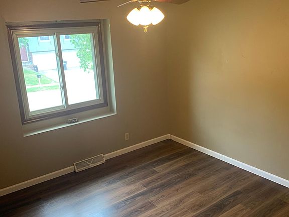 3rd image of 3412 S 136th St