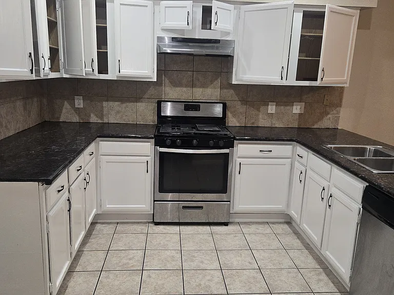 2475 Falls Church Dr — Photo 4