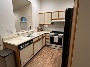 7130 Woodlake Ave UNIT E, West Hills, CA 91307