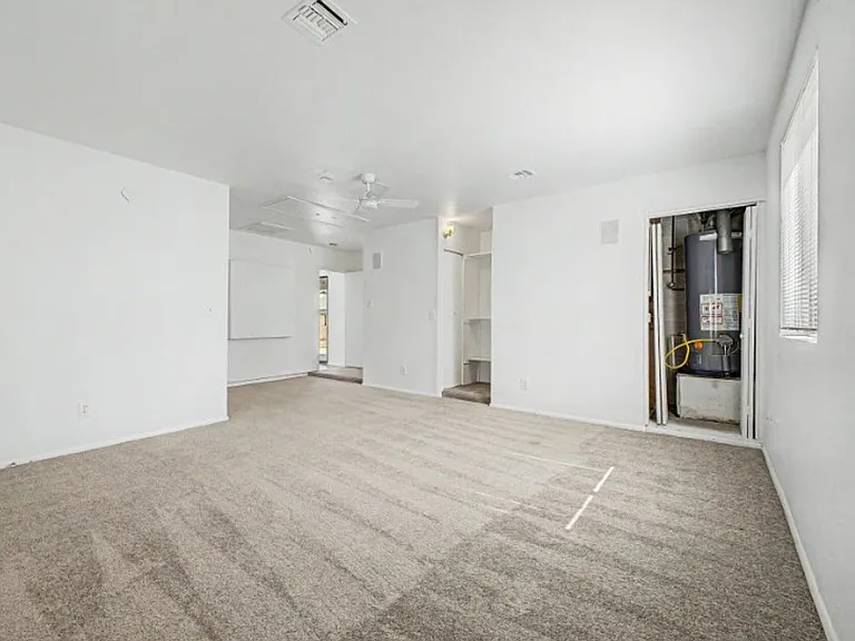 10719 W Vista Ave — Photo 16