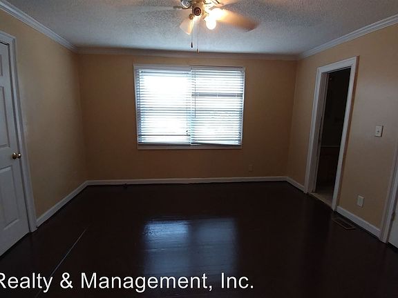 4th image of 217 N Cherry St