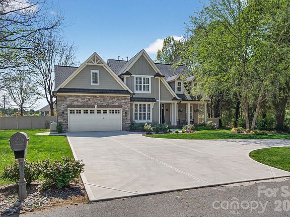 3rd image of 107 Clover Bank Rd