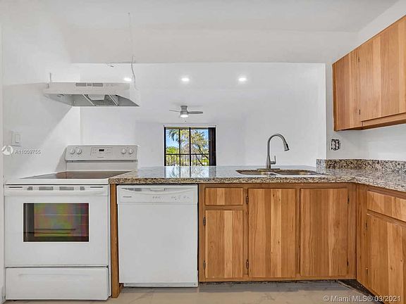 5th image of 8025 SW 107th Ave APT 320