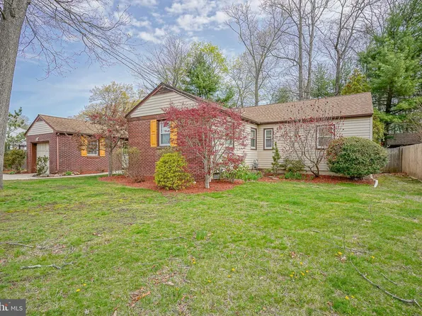 1229 Glen Ridge Dr, Glassboro, NJ 08028