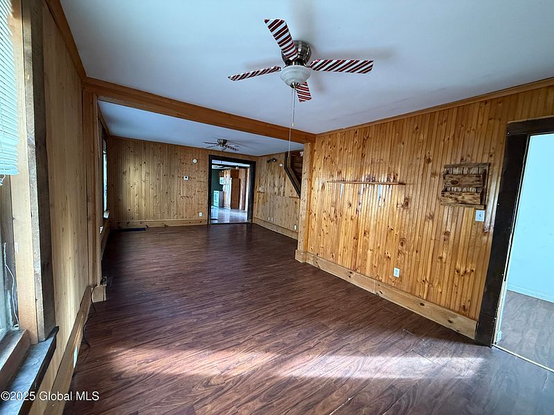 5th image of 104 Wells Street