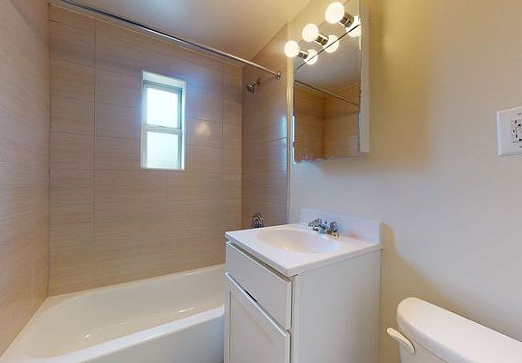 4th image of 501 Howard Ave #1B
