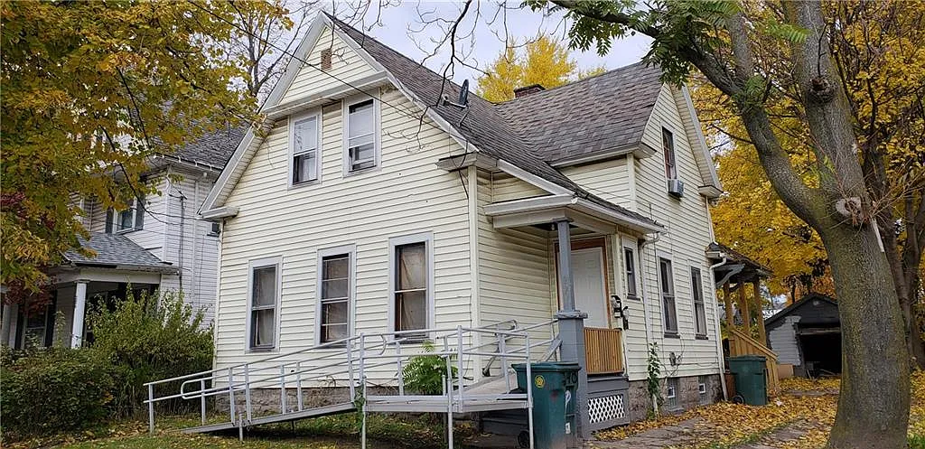 290 Clifford Ave photo 1