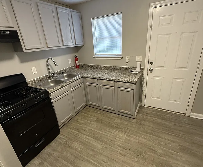 1425 Joseph E Boone Boulevard Northwest D #103 — Photo 2