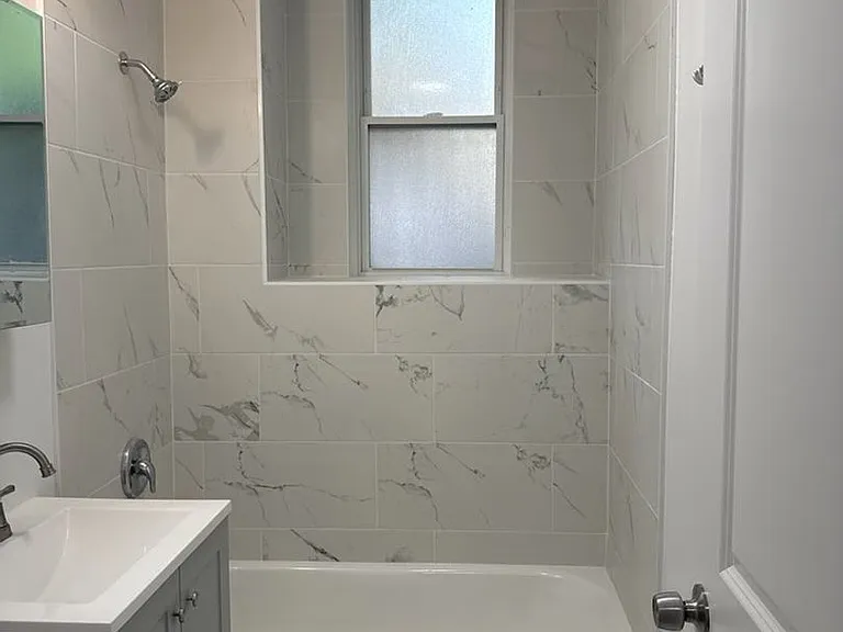 7340-50 N. Damen Ave — Photo 31