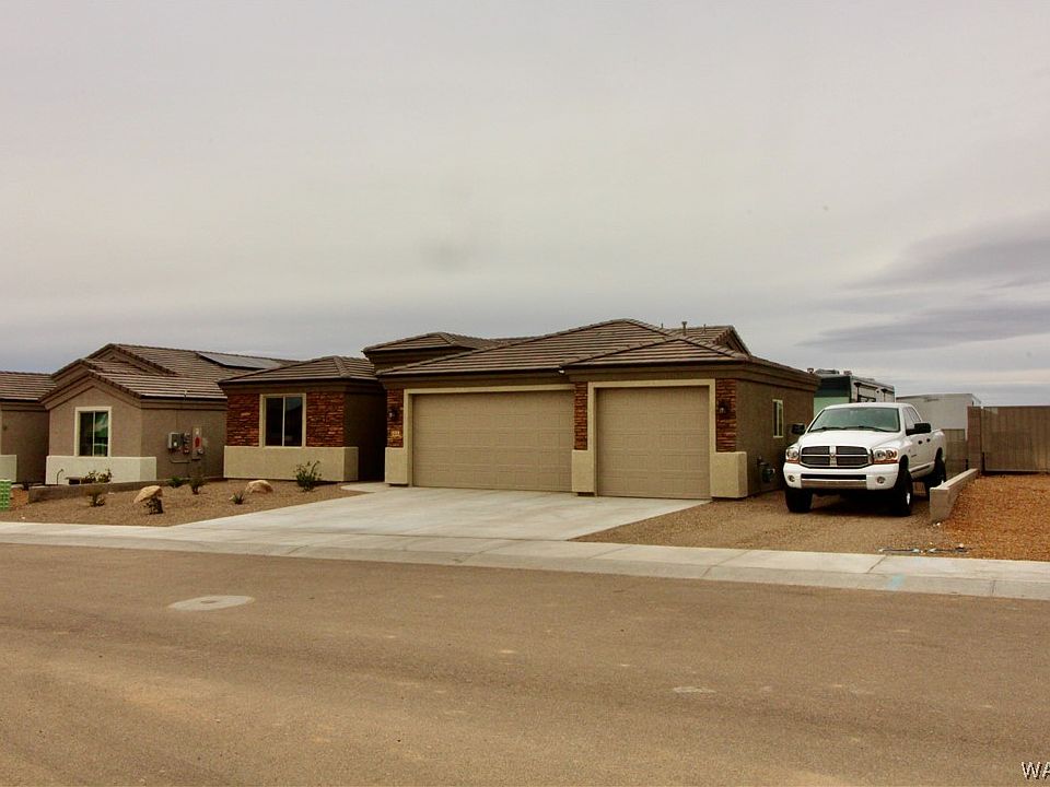 1st image of 3333 Tiffany Avenue