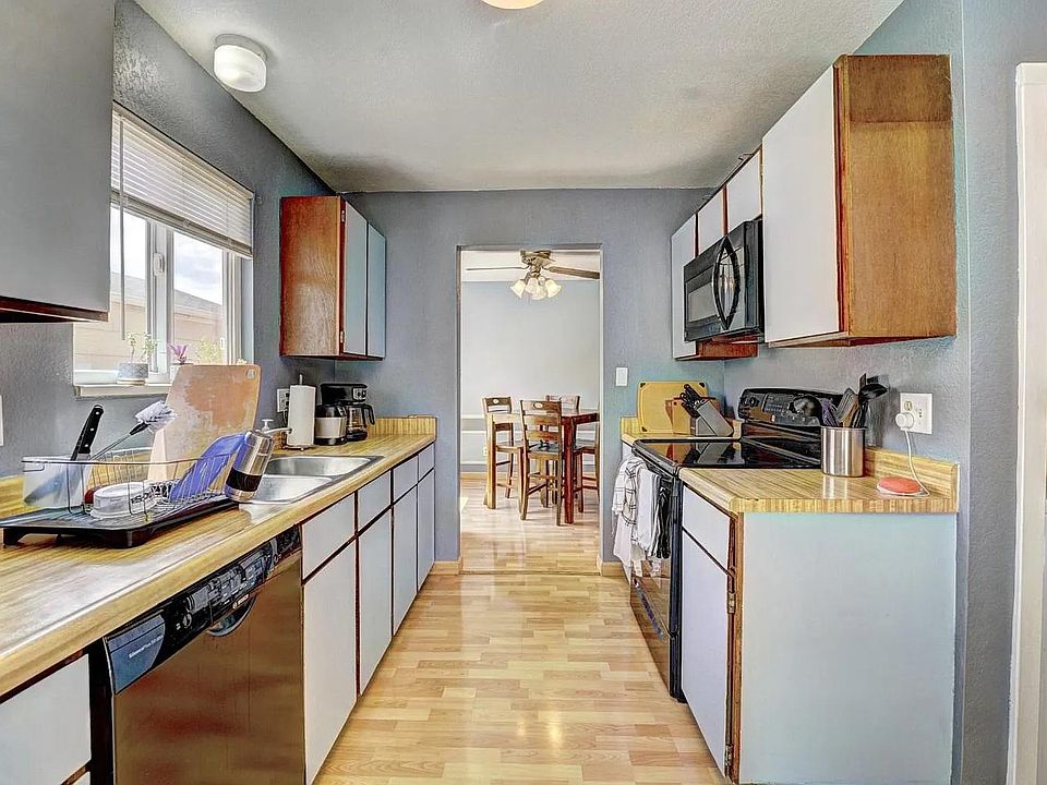 Kitchen & Dining Room