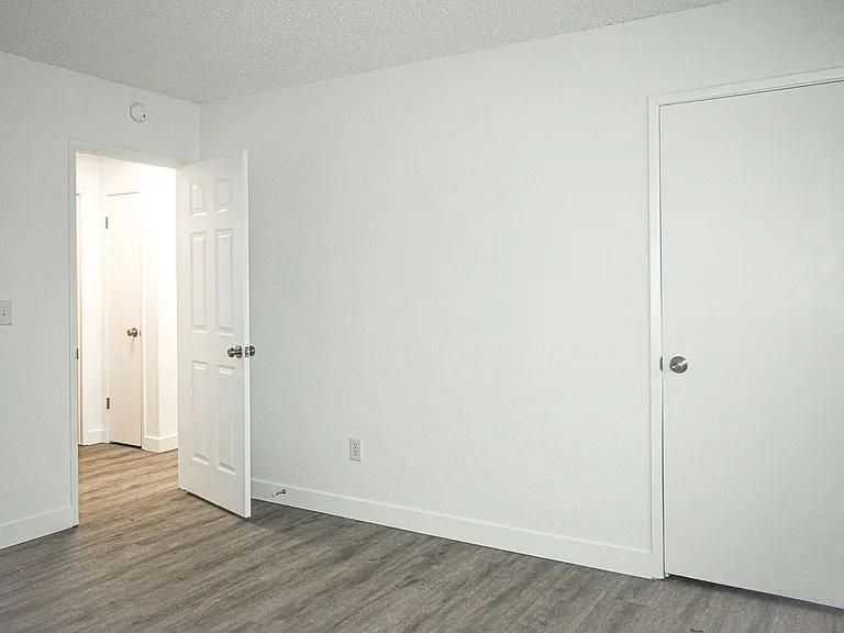 Tahoma Park Apartments — Photo 20