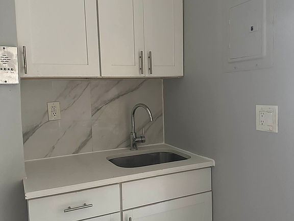 3rd image of 319 E 115th St APT 2B