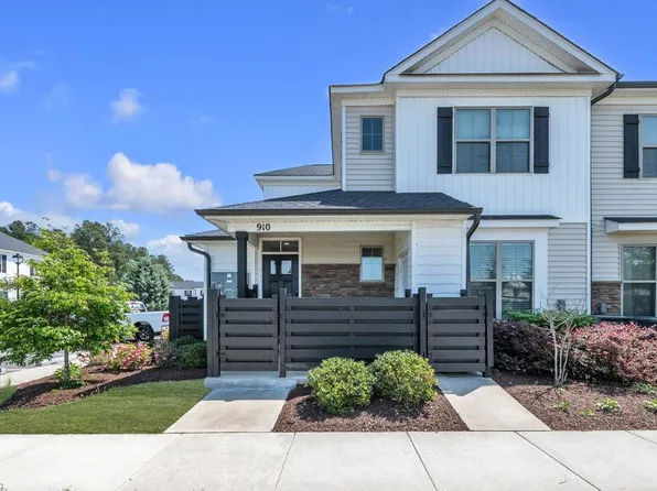 910 Kathy Ann Way W, Carrollton, VA 23314